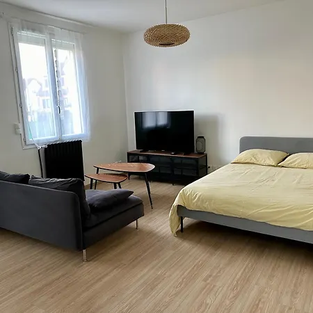 Espace Ouvert Et Lumineux Sevran